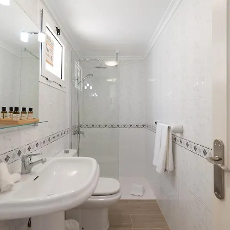 Apartamento Moderno con piscina en El Castillo Apartamento