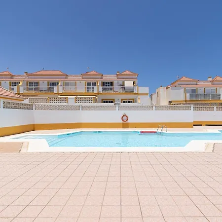 Apartamento Moderno Con Piscina En El Castillo